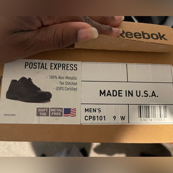 Reeboks - Picture 4 of 4